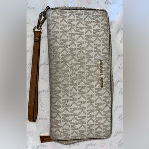 MK Wristlet